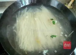 Illustration of how to make chicken rice noodles 9