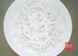  Illustration of how to make fried rice noodles 1