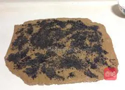 Illustration of how to make brown sugar buckwheat and black sesame flower rolls 6