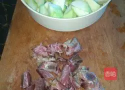 Illustration of how to make salty porridge 1