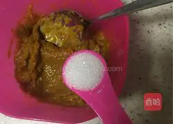 Illustration of how to make pumpkin hair cake 2