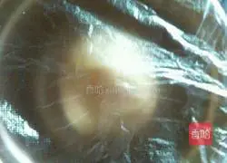 Illustration of how to make black rice rolls 2