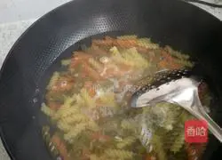 Illustration of how to make fried pasta 1