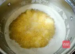 Illustration of how to make wolfberry millet porridge 5