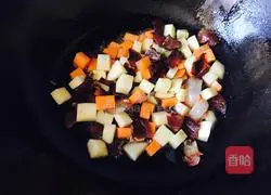 Illustration of how to make bacon braised rice 4