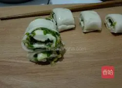 Illustration of how to make steamed flower rolls 4