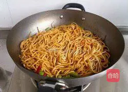 Illustration of making braised beans and noodles 13