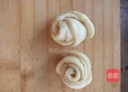 Illustration of making sausage rolls 12