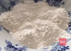 Illustration of how to make brown sugar preserved cake 4