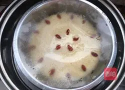 Illustration of how to make wolfberry corn cake 8