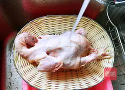  Illustration of how to make rice cooker baked chicken 1