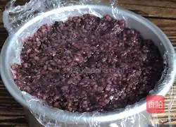 Illustration of how to make a good harvest birthday cake 6