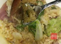 Illustration of how to make bacon clay pot rice 13