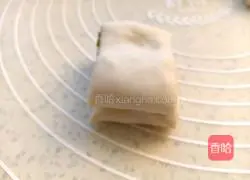 Broiled onions Illustration of how to make fragrant flower rolls 12