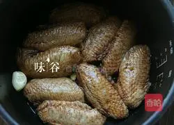 Illustration of how to bake chicken wings in rice cooker 4