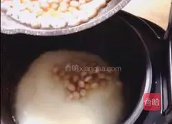 Illustration of how to make peanut braised rice 8