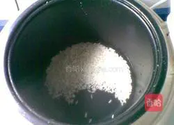 Illustration of how to make yam glutinous rice porridge 3