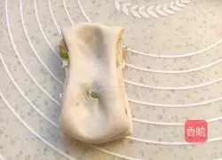 Illustration of how to make onion-flavored flower rolls 13