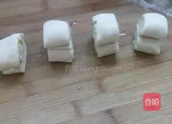 Illustration of how to make oil and salt flower rolls 10