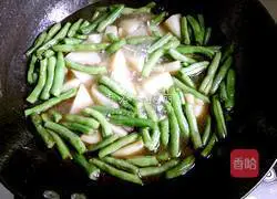 Illustration of Shangluo Braised Noodles 11