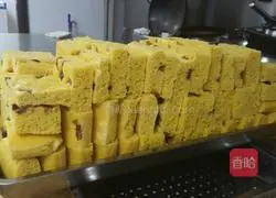 Illustration of how to make cornmeal cake 24