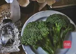 Illustration of how to make nutritious and beautiful bento broccoli rice balls 1