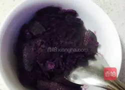 Illustration of how to make purple sweet potato cake 2