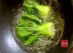 Illustration of how to make preserved meat clay pot rice 2