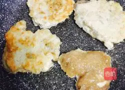 Illustration of how to make chicken burgers 6