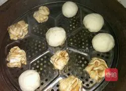 Honey sesame sauce flower roll recipe illustration 8