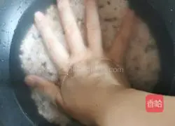 Illustration of how to make multigrain rice 4