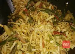 Illustration of Bean Braised Noodles 7