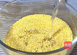 Lotus root meat Illustration of how to make millet porridge 1