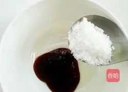 Illustration of how to make claypot rice with mushrooms and chicken 16