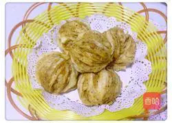 Illustration of how to make walnut and sesame flower rolls 17
