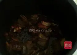 Illustration of how to cook beef ribs in a rice cooker 6