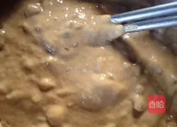 Illustration of how to make brown sugar and red date hair cake 5