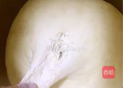 Illustration of how to make meat-filled carrot rolls 1