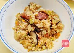 Home-style rice cooker version of Cantonese sausage rice with illustrations 5