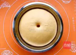 Illustration of how to make butterfly rolls 8