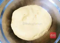 Illustration of how to make red date and pumpkin hair cake 8