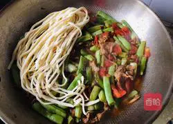 Illustration of how to make mutton braised noodles 8