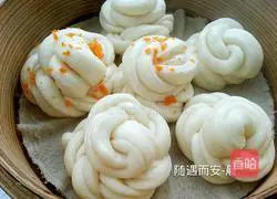 Illustration of making silver silk flower roll 13