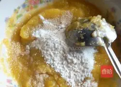 Illustration of how to make pumpkin hair cake 4