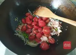 Illustration of how to make cherry tomatoes and bacon pasta 10