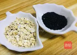 Oats and black sesame seeds Illustration of how to make walnut porridge 3