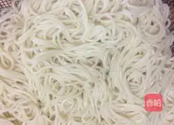 Illustration of how to make cold noodles 7