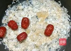 Illustration of how to make sweet potato and red date double rice porridge 5