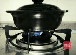 Illustration of how to make sausage clay pot rice 3