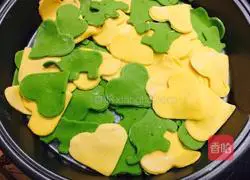 Illustration of how to make large plate of chicken braised colorful noodles 10